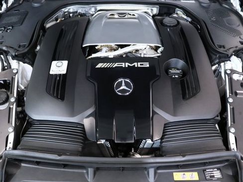 Used 2022 Mercedes-Benz SL 55 AMG 4MATIC w/ Driver Assistance Package image 34