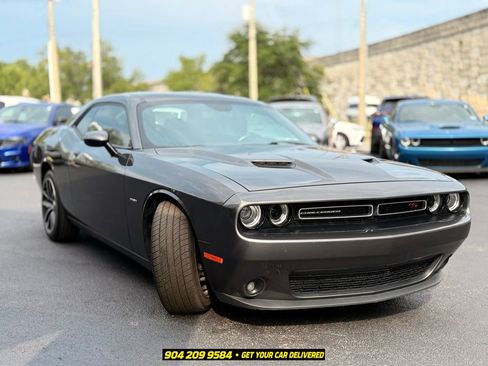 Used 2018 Dodge Challenger R/T w/ Performance Handling Group RWD image 10