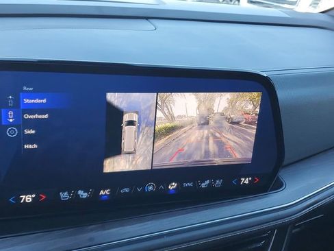 Used 2025 Chevrolet Suburban Premier image 20