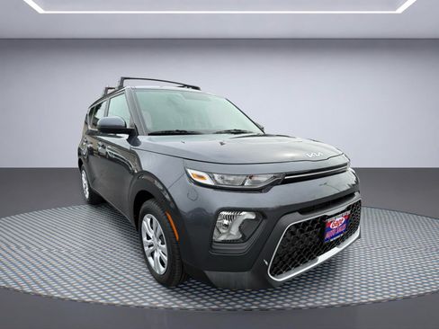 Used 2022 Kia Soul LX FWD image 10