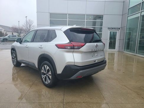 Used 2023 Nissan Rogue SV image 5