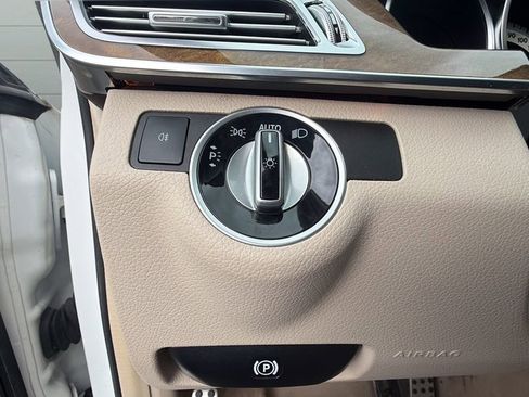 Used 2015 Mercedes-Benz E 350 4MATIC Sedan image 21