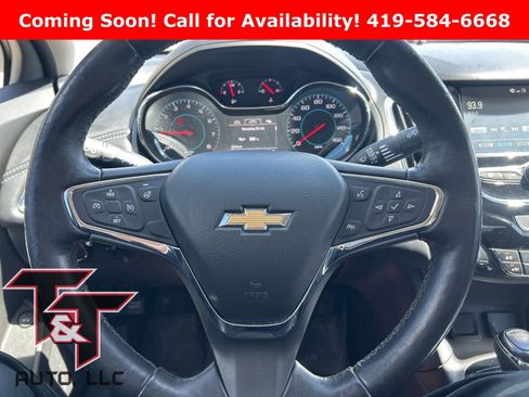Used 2017 Chevrolet Cruze Premier FWD image 9