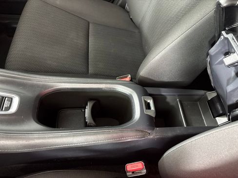 Used 2017 Honda HR-V EX image 42