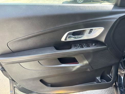 Used 2017 Chevrolet Equinox LS image 14