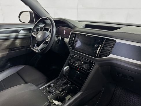 Used 2022 Volkswagen Atlas Cross Sport SEL R-Line image 29