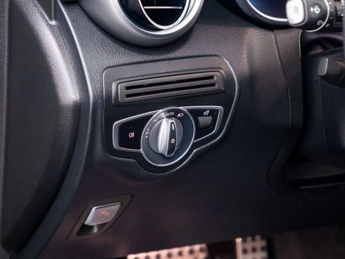 Used 2020 Mercedes-Benz GLC 300 4MATIC image 19