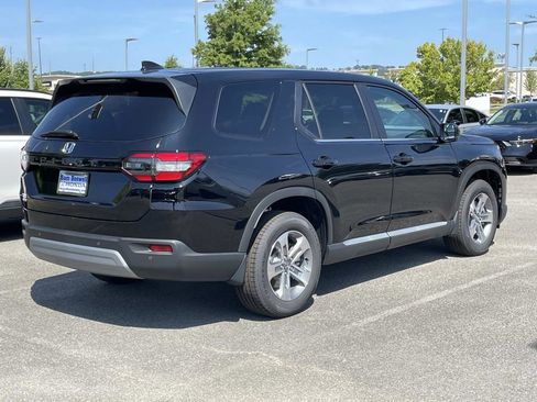 New 2025 Honda Pilot EX-L image 3