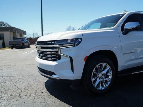 Used 2023 Chevrolet Suburban Premier image 10