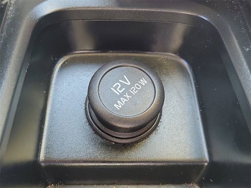 Used 2018 Volvo XC60 T6 Inscription w/ Luxury Seat Package image 33