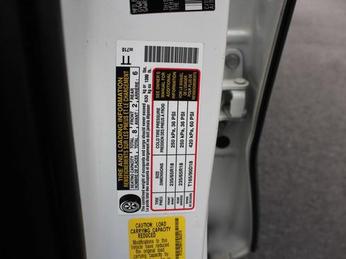 Used 2020 Toyota Highlander L AWD/4WD image 35