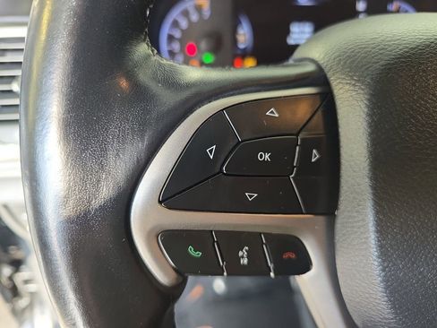 Used 2020 Jeep Grand Cherokee Altitude image 18