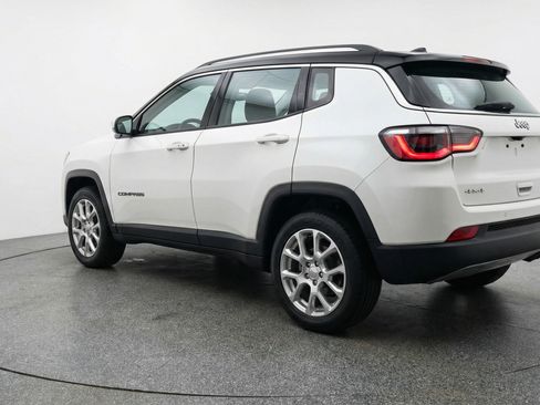 Used 2025 Jeep Compass Limited image 6