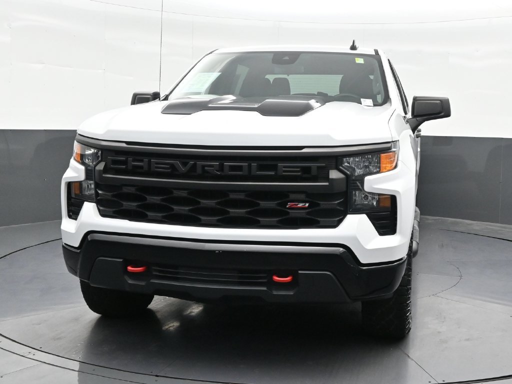 Used 2023 Chevrolet Silverado 1500 Custom Trail Boss w/ LPO, Dark Essentials Package AWD/4WD image 9