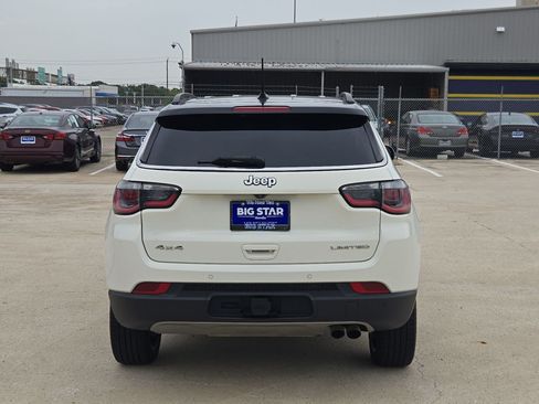 Used 2019 Jeep Compass Limited w/ Safety & Security Group AWD/4WD image 5