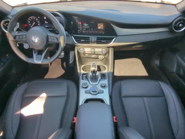 Used 2025 Alfa Romeo Giulia AWD image 15
