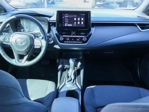 Used 2025 Toyota Corolla SE image 6
