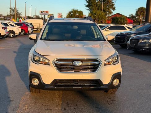 Used 2018 Subaru Outback 2.5i Limited image 2