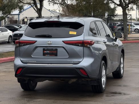 Used 2022 Toyota Highlander LE image 9