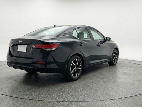 Used 2025 Nissan Sentra SV FWD image 9