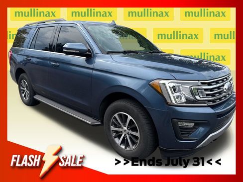 Used 2018 Ford Expedition XLT w/ Equipment Group 202A AWD/4WD image 1
