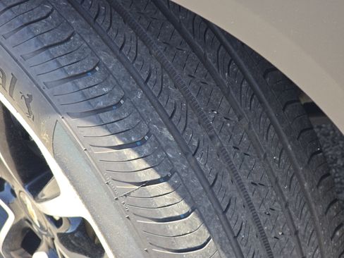 Used 2024 Chevrolet TrailBlazer LT w/ Convenience Package FWD image 4