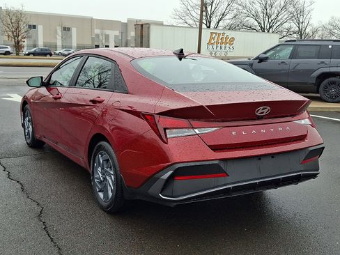 Certified 2024 Hyundai Elantra SEL image 4