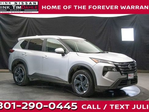 Used 2024 Nissan Rogue SV image 1