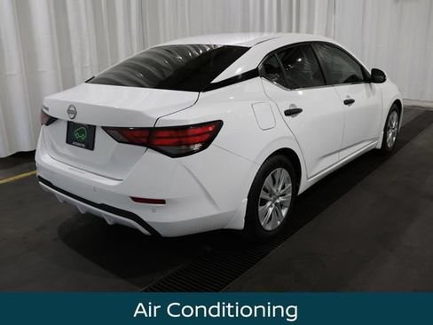 Certified 2024 Nissan Sentra S FWD image 3