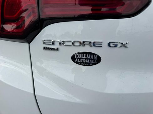 Used 2024 Buick Encore GX Sport Touring AWD/4WD image 8