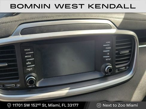 Used 2019 Kia Sorento LX image 17