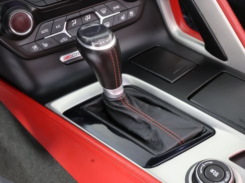 Used 2016 Chevrolet Corvette Z06 w/ 3LZ Preferred Equipment Group image 6