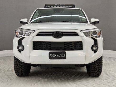 Used 2022 Toyota 4Runner SR5 Premium w/ Moonroof Package image 4