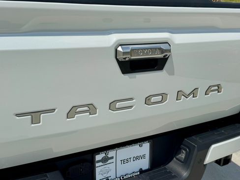 Used 2025 Toyota Tacoma Limited AWD/4WD image 77