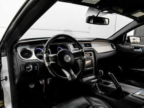 Used 2013 Ford Mustang GT Premium w/ Comfort Pkg RWD image 19