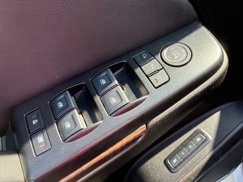 Used 2019 Chevrolet Tahoe LT AWD/4WD image 11
