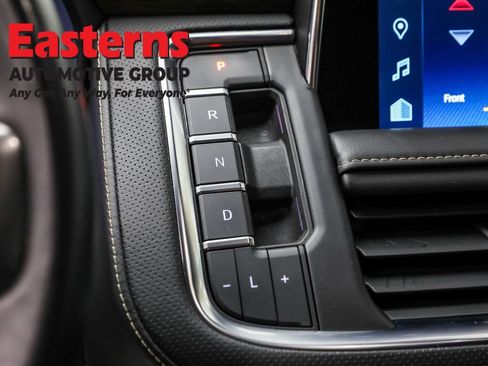 Used 2023 Chevrolet Suburban Premier image 13