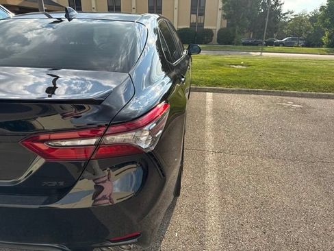 Used 2021 Toyota Camry XSE FWD image 5