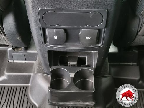Used 2023 Ford Explorer XLT AWD/4WD image 18