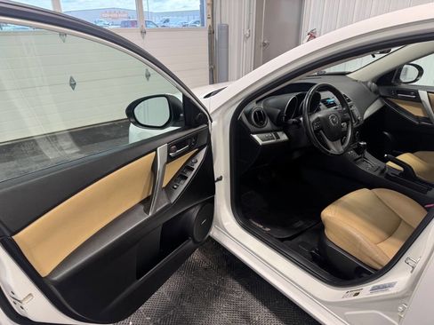 Used 2013 MAZDA MAZDA3 i Grand Touring image 6
