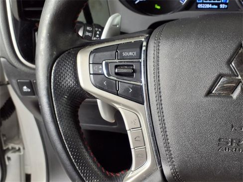 Used 2022 Mitsubishi Outlander LE image 29