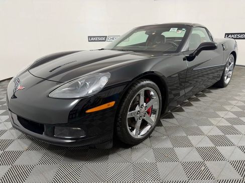 Used 2007 Chevrolet Corvette Coupe w/ Preferred Equipment Group RWD image 2