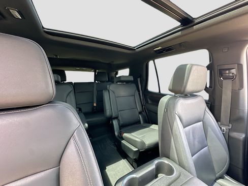 Used 2023 Chevrolet Tahoe Z71 w/ Luxury Package AWD/4WD image 31