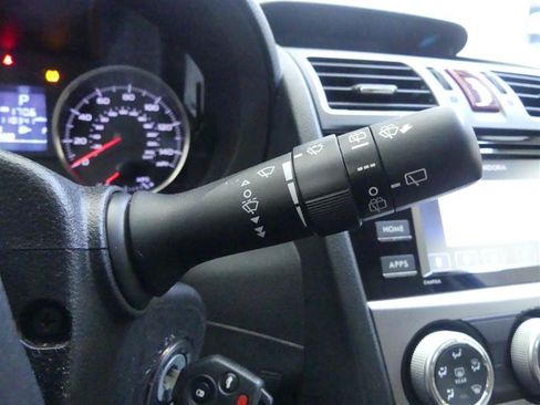 Used 2016 Subaru Crosstrek 2.0i Premium AWD/4WD image 17
