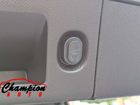 Used 2017 Chevrolet Tahoe LT RWD image 17