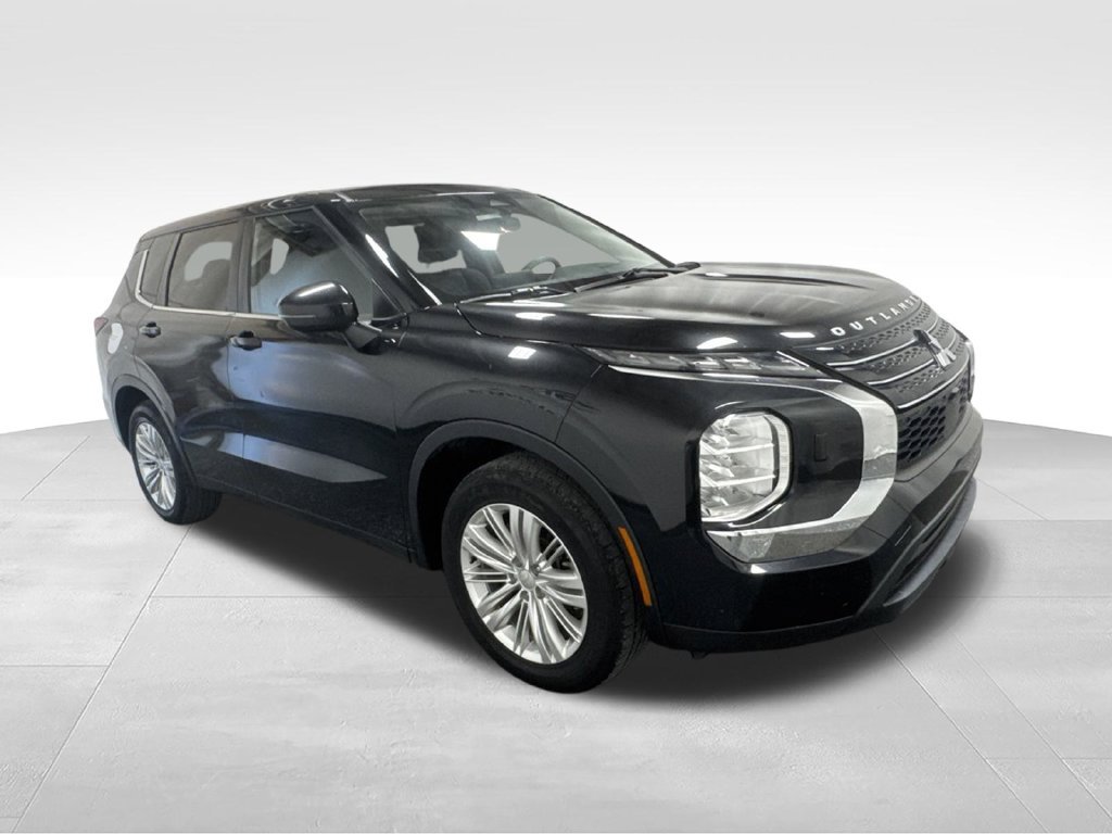 Used 2022 Mitsubishi Outlander ES AWD/4WD image 5