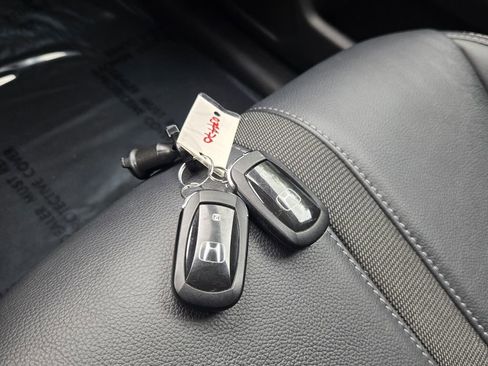 Certified 2025 Honda Pilot EX-L image 17