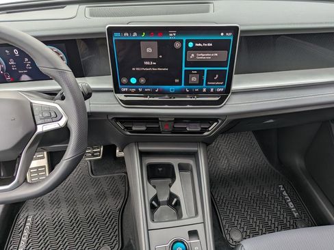New 2026 Volkswagen Tiguan SE R-Line AWD/4WD image 17