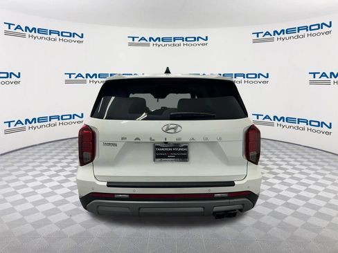 Used 2024 Hyundai Palisade Limited FWD image 2