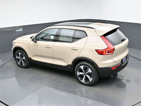 New 2026 Volvo XC40 B4 Plus w/ Protection Package Premier image 45